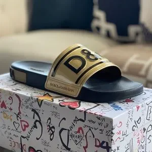 Dolce & Gabbana Black/Gold Rubber Slide Rubber beachwear slides with logo in Multicolor for Women  main image 4